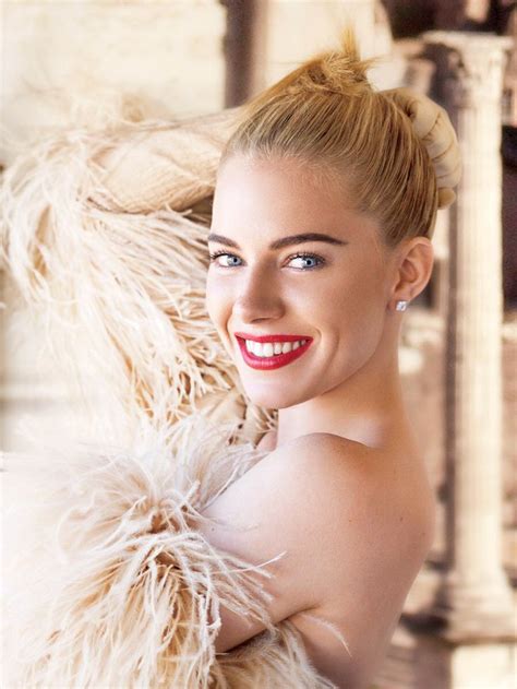 Why Blonde Hair And Dark Eyebrows Are The Perfect Pairing Vogue Dark Eyebrows Blonde Hair