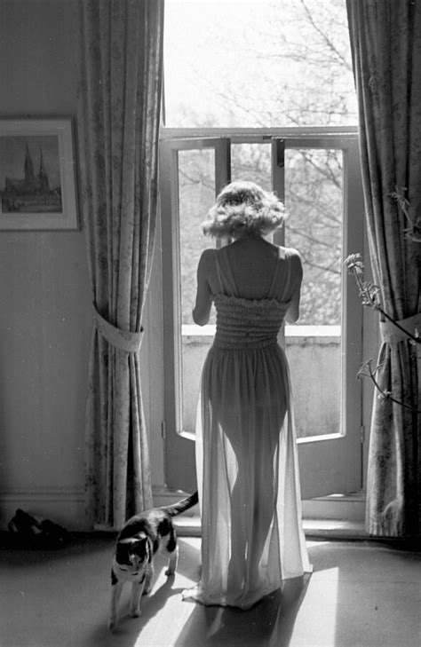 Everyday Life In The Uk Through Kurt Hutton’s Camera Lens ~ Vintage Everyday