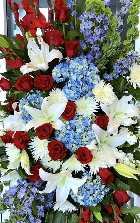 Burke, va florist | flowers 'n' ferns provides flower delivery on stunning flower arrangements for all occasions, celebrate florals with bouquets, long stem roses, garden roses, birthdays, mothers day, love and romance, funeral flowers, sympathy, prom flowers, plants, dish gardens, and much more in burke, va 22015, and surrounding areas! PATRIOTIC MAGNIFICENT LIFE STANDING SPRAY by Twin Towers ...