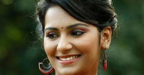 Lakshmi Priyaa Chandramouli Wiki Hd Images Boyfriend Affairstoday