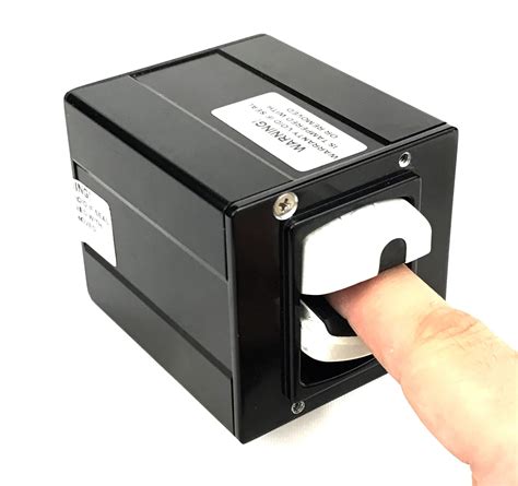 However, it must be modified for pulse oximetry to overcome the obstacles associated with interference from tissue and pulsatile flow 5. AERO 455 Pulse Oximeter & CO Detector | Saskatoon Avionics