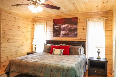 The rocky branch retreat is nestled on 90 acres in the foothills of the blue ridge mountains 6 miles east of luray, virginia, largely bordered by the shenandoah national park. Rental Property - Lost Paddle Cabin | Shenandoah Valley ...