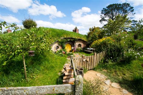 New Zealand Parks Houses Fence Shrubs Matamata Hobbiton Park