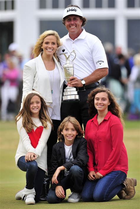 Phil Mickelson Wife 9kfvyyidutqrxm Amy Mickelson Is An American