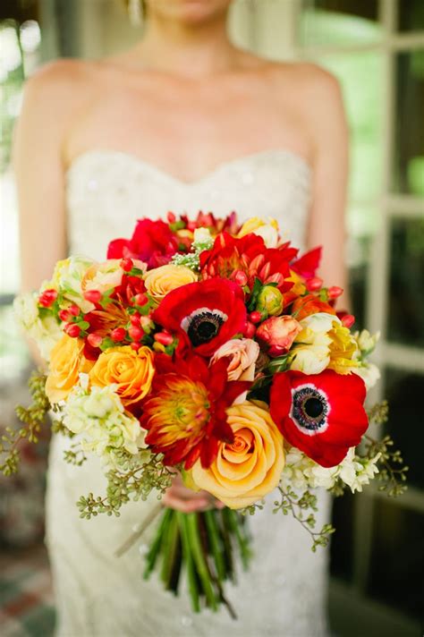 Jan 22, 2021 · three main types of roses are most popular for wedding flowers: 24 Beautiful Winter Wedding Flowers | CHWV