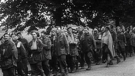 75 Jaar Bevrijding Duitsers Nemen Zingende Krijgsgevangenen Mee Naar