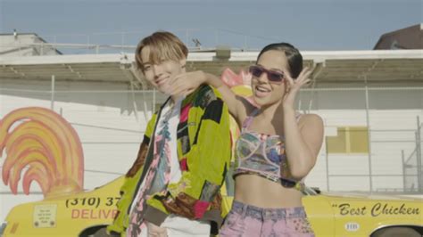 Daydream (en español) chicken noodle soup. Becky G y BTS: con J-Hope estrenan el tema Chicken Noodle Soup