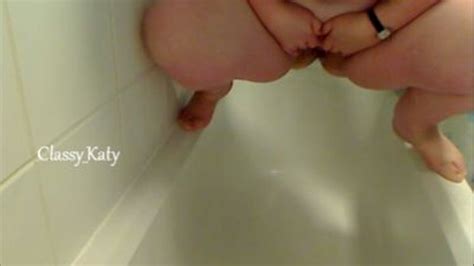 Straddling The Bath While Releasing My Pee Mov Quicktime 720x480 Classykatys Toilet Fetish