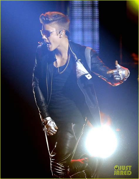 Justin Bieber And Will I Am Billboard Music Awards 2013 Performance Video Photo 2874281