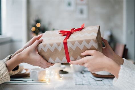 When is the 'correct' time to open Christmas presents? | Better Homes ...