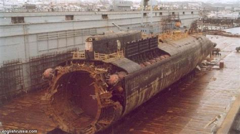 Kebakaran yang melalap kapal selam penelitian milik angkatan laut (al) rusia menewaskan kita juga tidak tahu berapa personel al yang selamat. Kursk, Misteri Kapal Selam Terbesar Dunia yang Ditakuti ...