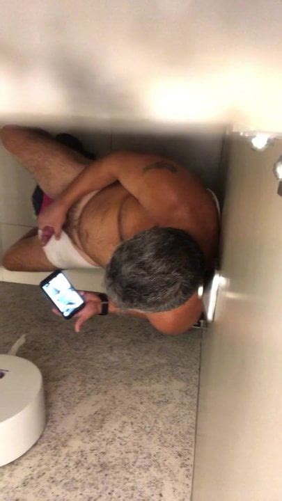 Spy Toilet Caught Daddy Jerking Off Cum