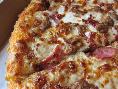 Review Pizza Hut Blakes Smokehouse Bbq Pizza Brand Eating