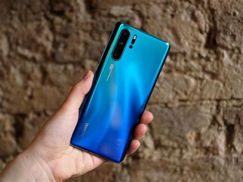 It's still a large and tall device though (it tips the scales at. HUAWEI P30 Pro review