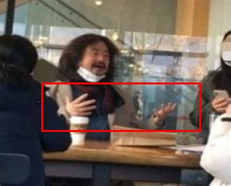 '마스크 시비' 잇따라…버스기사 폭행한 50대 체포. The-이슈 얼마나 밉보였으면…언론사 표적된 '턱스크' 김어준 ...