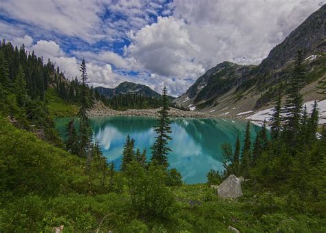 Turquoise Lake In The Mountains Hd Wallpaper Background Image 2048x1465