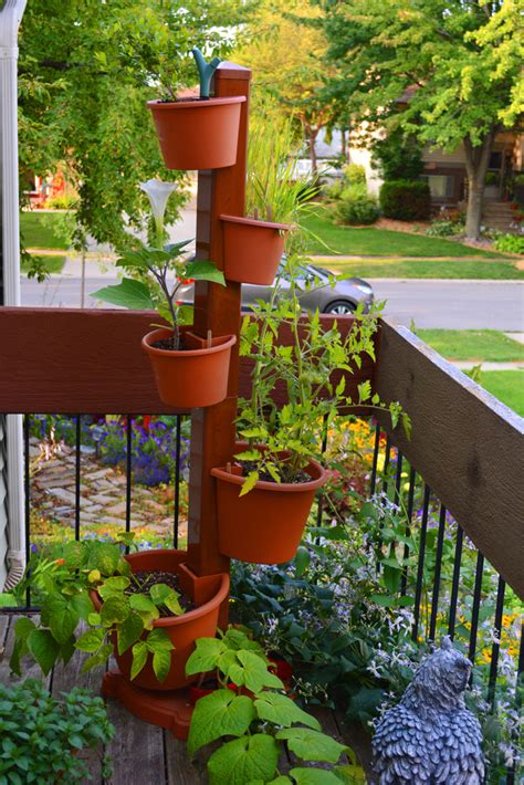 Succulents are the most used plants for vertical gardens due to their incredible adaptability and resistance to fluctuation in temperatures and climatic variations. How to Plant a Garden Post Vertical Garden - Shawna Coronado