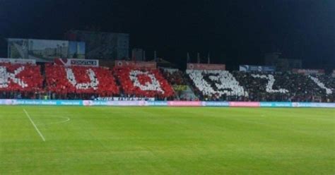 Ndeshja Shqipëri Serbi zhvillohet pa tifozë serbë në stadium Telegrafi