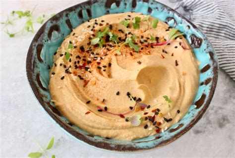 Dip describes me as much as my posting today. Easy Oil Free Hummus Recipe • Veggie Society