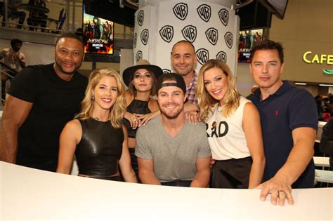 Arrow Cast Comic Con Signing Photos Seat42f
