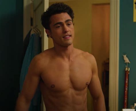 Who Plays Paxton In Never Have I Ever On Netflix Darren Barnet 12