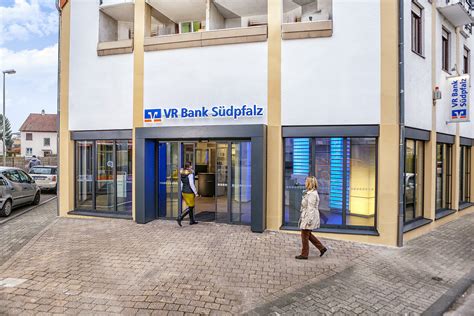 Derzeit treibt viele die sorge vor einer möglichen ansteckung mit dem coronavirus um. VR Bank Südpfalz eG Filiale Wörth-Maximiliansau in 76744 ...