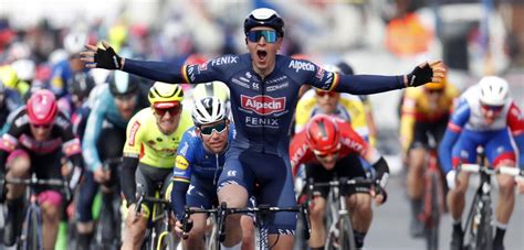 Tim Merlier verslaat Mark Cavendish met overmacht in GP ...