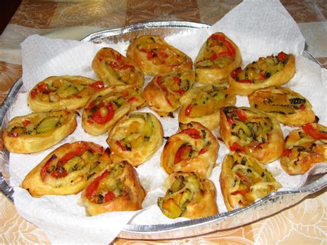 Girelle di pasta sfoglia alle verdure