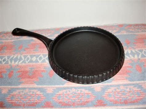 Facebook'ta cast iron skillet'in daha fazla içeriğini gör. Paula Deen Signature Cast Iron 11" Hoecake Pan Skillet ...