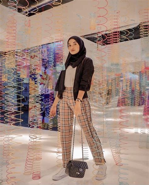 Ootd Hijab Rok Span Hitam Putih | Jilbab Gallery