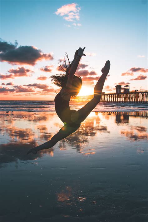 Artık bilgisayarınız üzerinden aesthetic gymnastics wallpaper heyecanına ulaşabilirsiniz. Pin by Anna on ballet | Dance picture poses, Dance workout ...