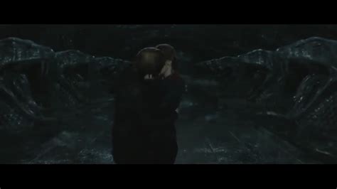 Harry Potter And The Deathly Hallows Ron And Hermione Kiss