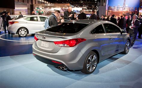 2013 hyundai elantra gls model standard interior features: 2013 Hyundai Elantra Sedan