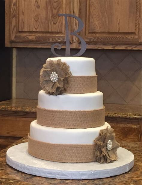 Say I Do To These Fab 20 Rustic Burlap Wedding Cakes Roses And Rings