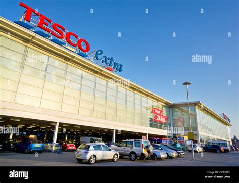 Tesco Extra Parking Shop Shopping Hi Res Stock Photography And Images
