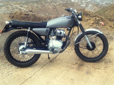 Here is the timelapse build of my second cafe racer project, which is actually more of a brat style bike! HONDA CG125 CG 125 STREET TRACKER CAFE RACER BRAT