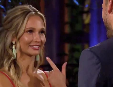 people are freaking out over the bachelor contestant s fake accent xvo379kd3p micro