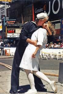 World War Ii Kissing Sailor Glenn Mcduffie Dies Aged 86 Daily Mail