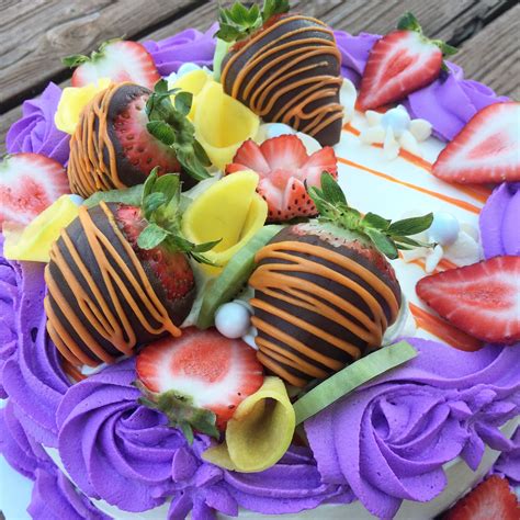 Posted on march 27, 2019march 26, 2019 by maritza. Fruit Cake | Strawberry fillings | Covered with vanilla heavy whipping cream | Sponge Cakes ...