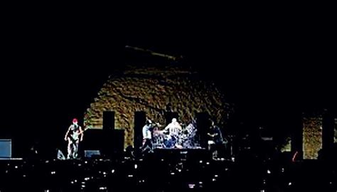 Red Hot Chili Peppers Rock Egypts Pyramids Daily Ft