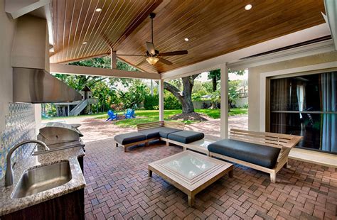 5 Reasons To Remodel Your Outdoor Living Space