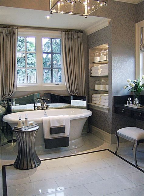 10 Elegant Wall Decor For Bathroom