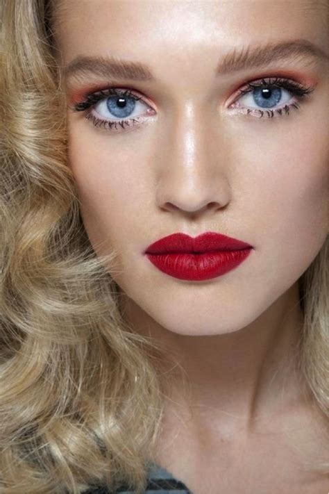 Ring In The Holidays With 3 Ah Mazing Makeup Must Try Looks Her