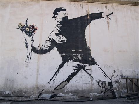 Street Art Banksy Artiste Engag E Le Bisolet
