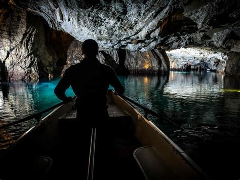 Die Schweizer Unterwelt Entdecken Sie Faszinierende Höhlen Mit Dem