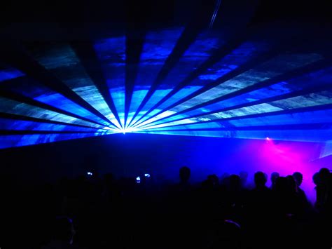 무료 이미지 빛 색깔 보여 주다 화려한 광학 원자 램프 날뛰다 세상에 알리다 라이트 쇼 단계 광선 디스코