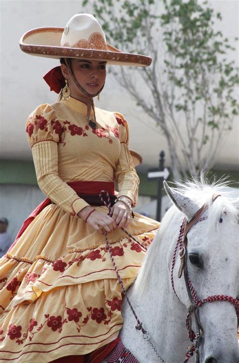 Charra De Escaramuza Aguascalientes Traditional Mexican Dress Mexican Fashion Mexican Dresses