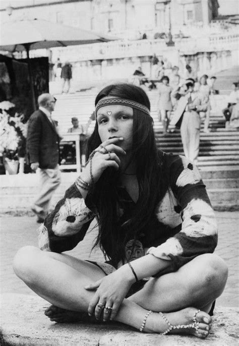 Late 1960s Fashion Hippie Girl Hippie Style American Hippie
