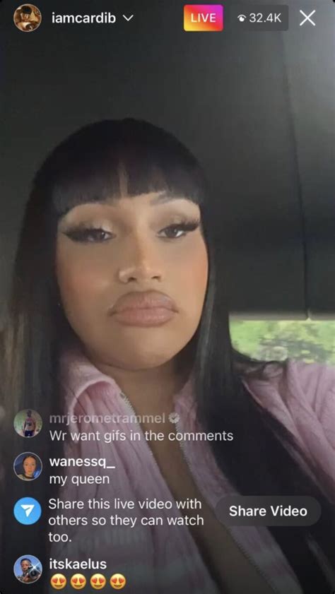 Nicki Minaj Fires DISRESPECTFUL Shot At Cardi Suggests Cardi