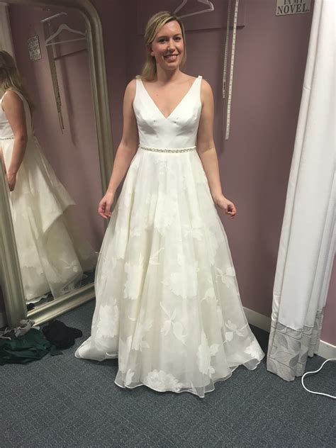 Sassi Holford Amelia Second Hand Wedding Dress Save 45% - Stillwhite